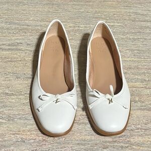 Naturalizer Essential Women's White Leather Ballet Flats with bow